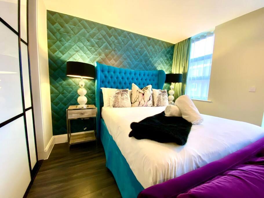 Stunning Apartment Suite - Free Parking & Wifi! Poole Kültér fotó