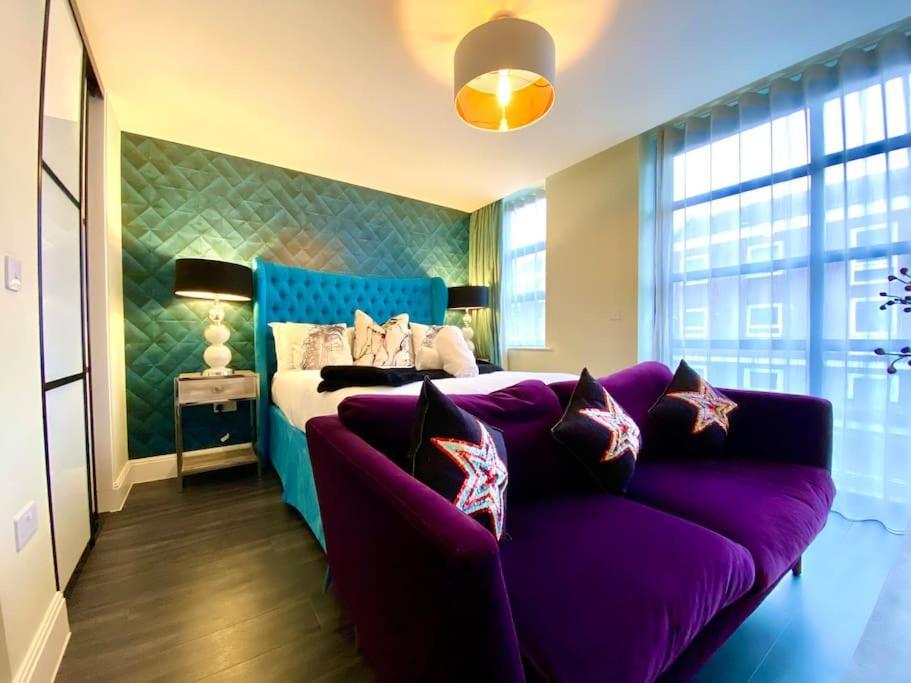 Stunning Apartment Suite - Free Parking & Wifi! Poole Kültér fotó